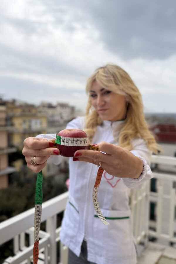 Sara La Hara eroga consulenza nutrizionale clinica e specialistica