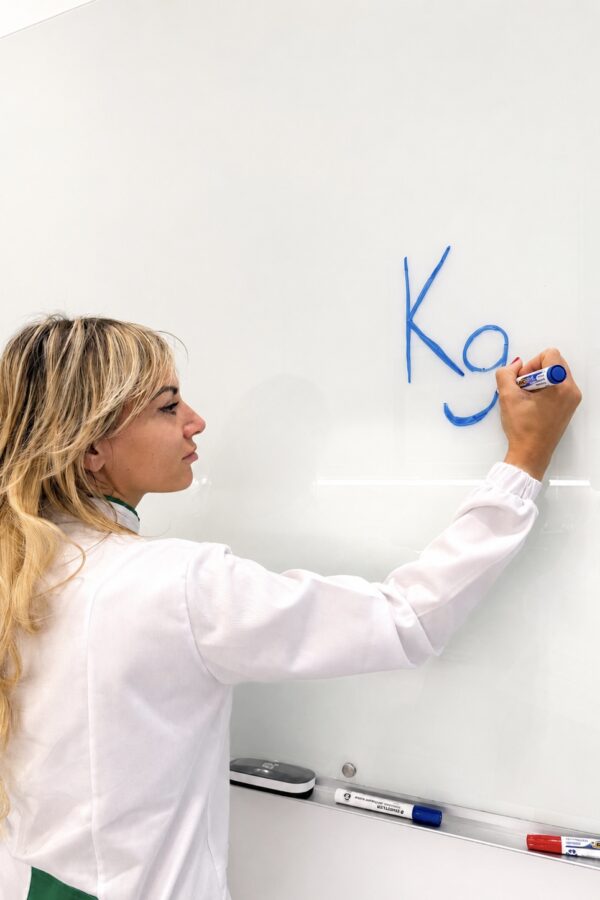 Sara La Hara è consulente in educazione alimentare per adolescenti